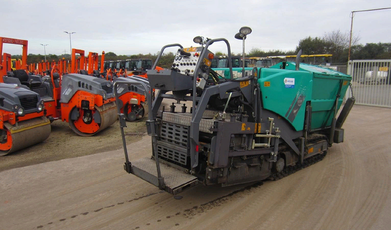 асфальтоукладчик F80W